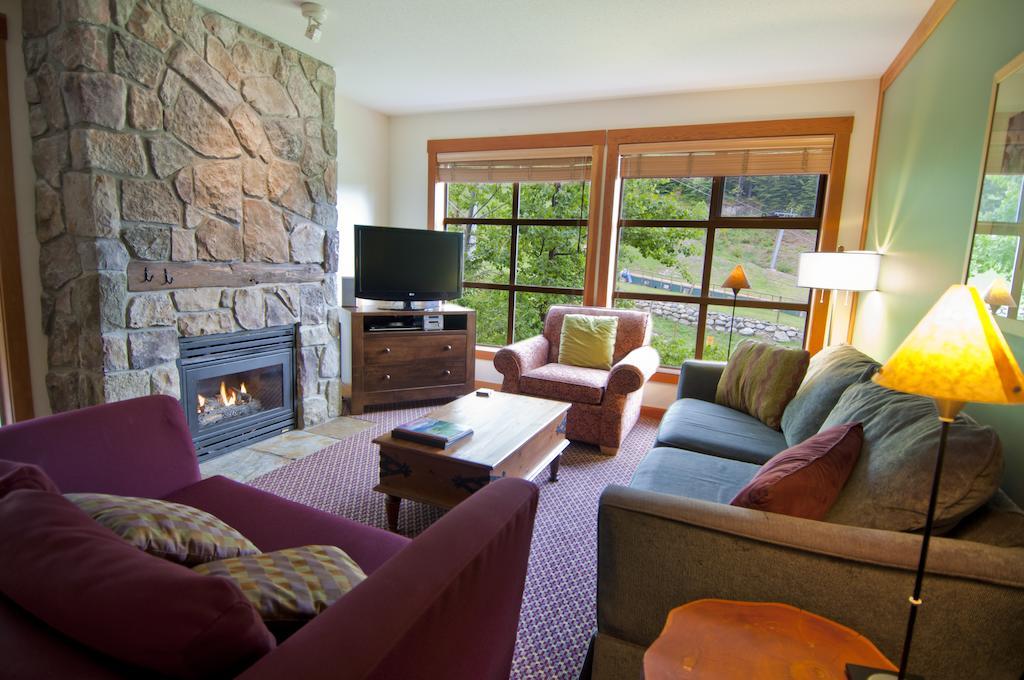 Hotel Lodging Ovations Whistler Exteriér fotografie