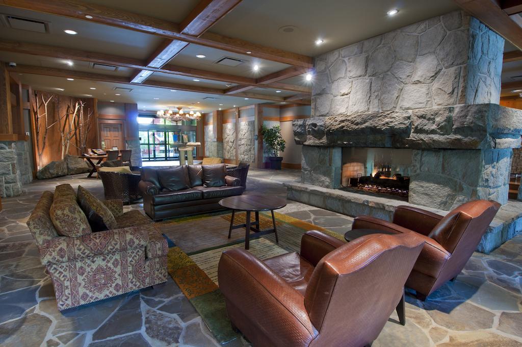 Hotel Lodging Ovations Whistler Exteriér fotografie
