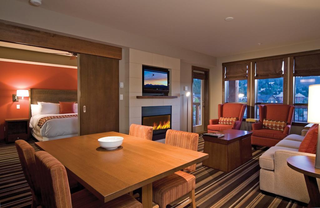 Hotel Lodging Ovations Whistler Exteriér fotografie