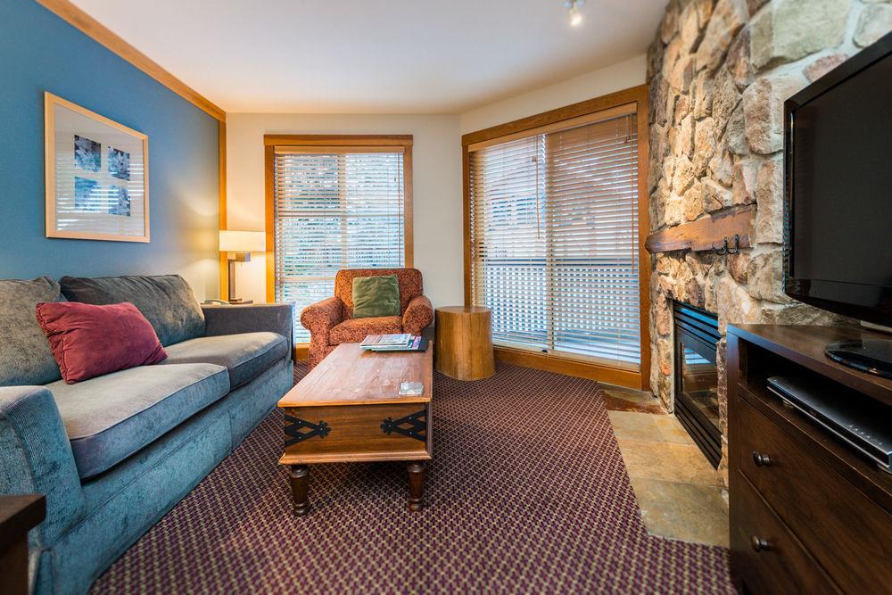 Hotel Lodging Ovations Whistler Exteriér fotografie